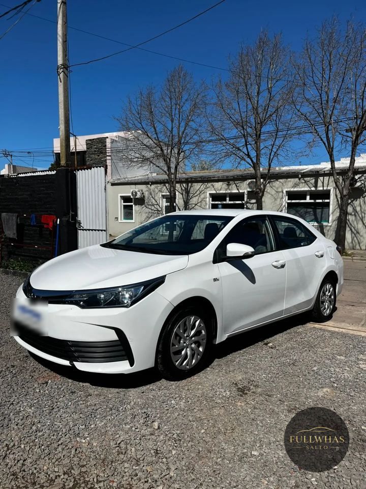 Toyota Corolla blanco terminado en Fullwhas Premium