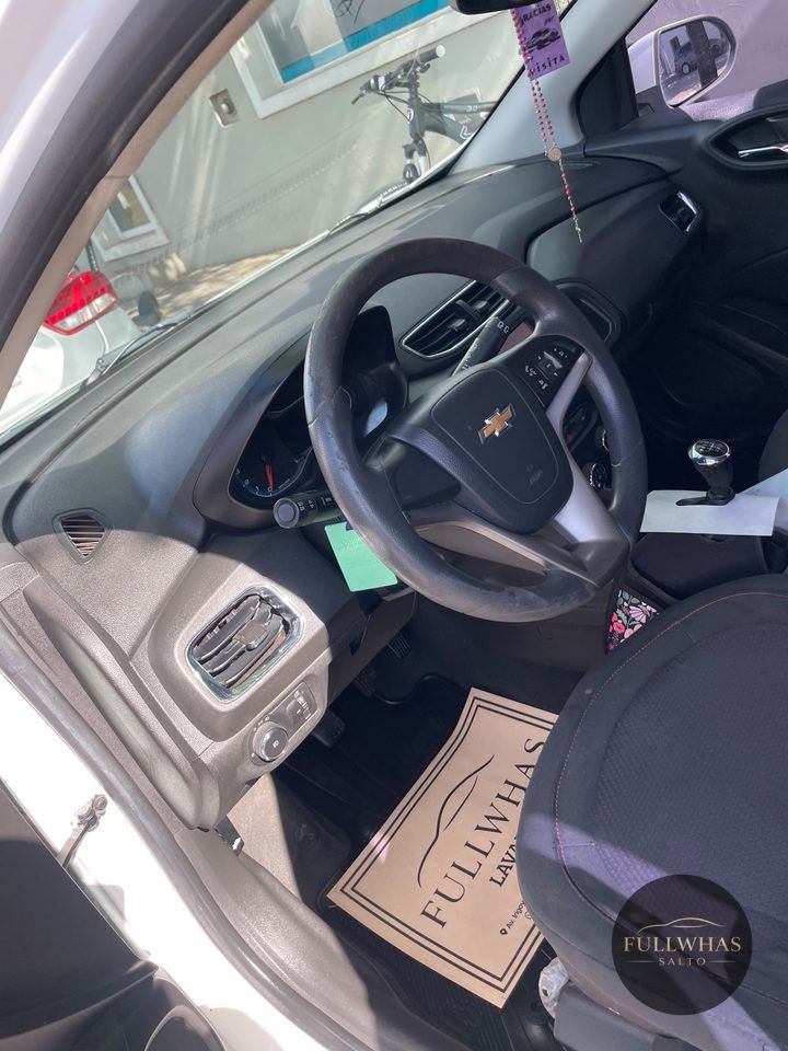 Interior Chevrolet con la alfombra de papel Fullwhas
